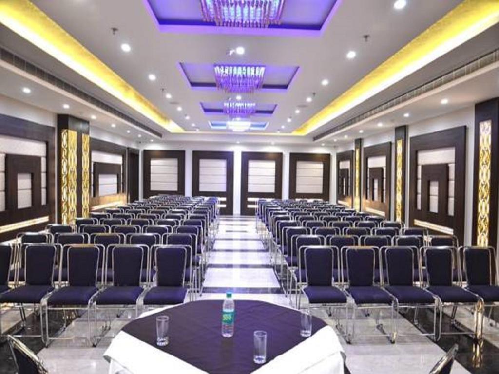 โฮเต็ล เซเวน ฮิลส์ ทาวเวอร์ Hotel อัครา ภายนอก รูปภาพ