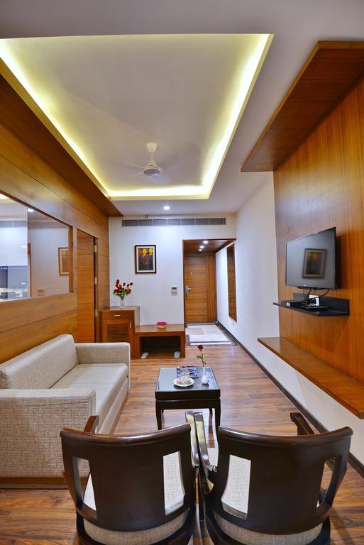 โฮเต็ล เซเวน ฮิลส์ ทาวเวอร์ Hotel อัครา ภายนอก รูปภาพ