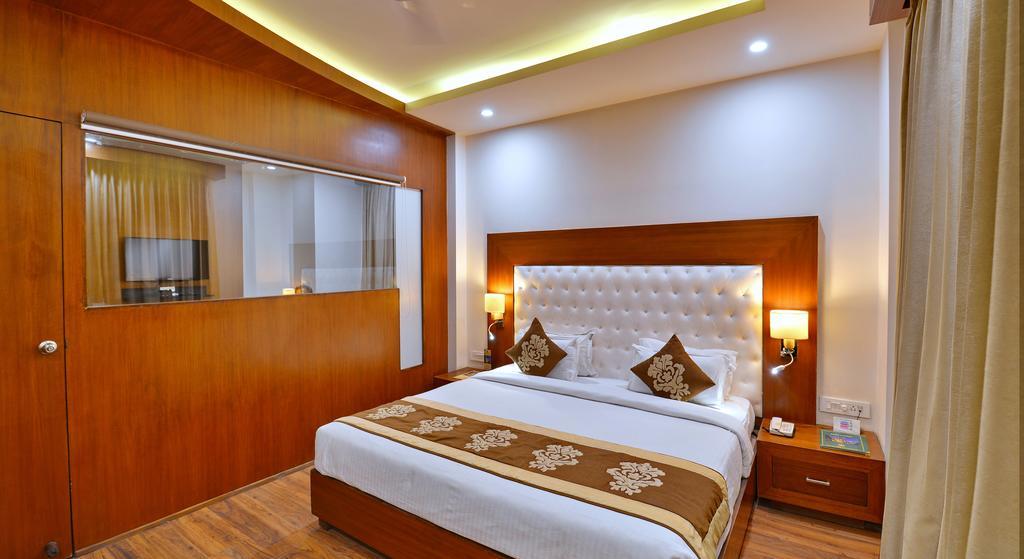 โฮเต็ล เซเวน ฮิลส์ ทาวเวอร์ Hotel อัครา ภายนอก รูปภาพ